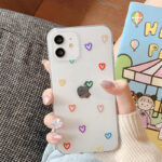 Capinha Transparente Corações Antichoque para iPhone