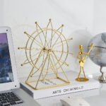 Escultura Roda Gigante Dourada - vipzio