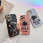 Capinha iPhone Dourada Astronauta