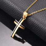 Colar Crucifixo Linhas em Aço Inoxidável - vipzio