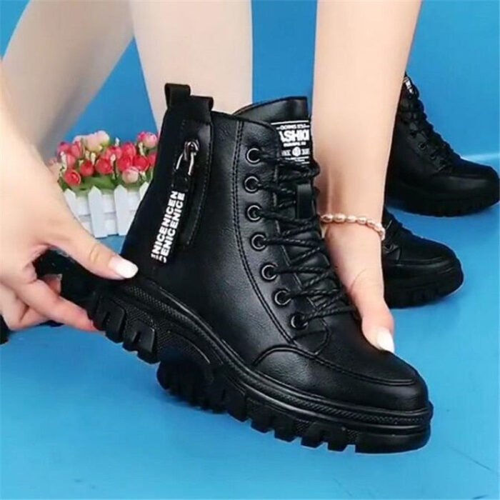 Bota Feminina Coturno Preto Blogueira Tendência Tratorada - vipzio