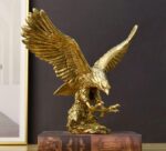 Escultura Águia Dourada - vipzio