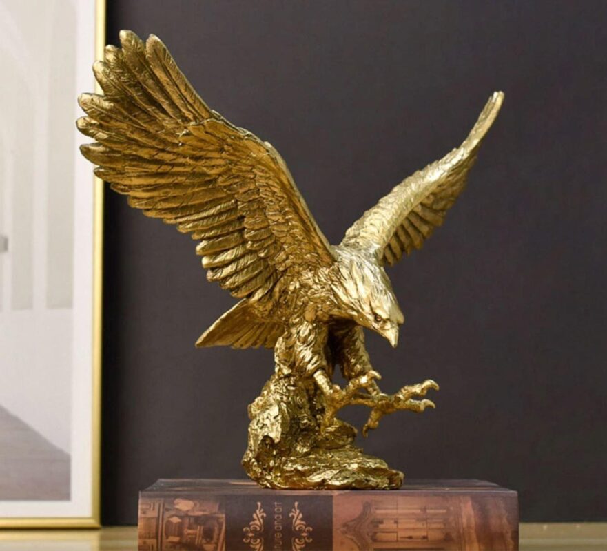 Escultura Águia Dourada - vipzio