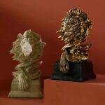 Escultura Leão Dourado em Face 32x19cm - vipzio