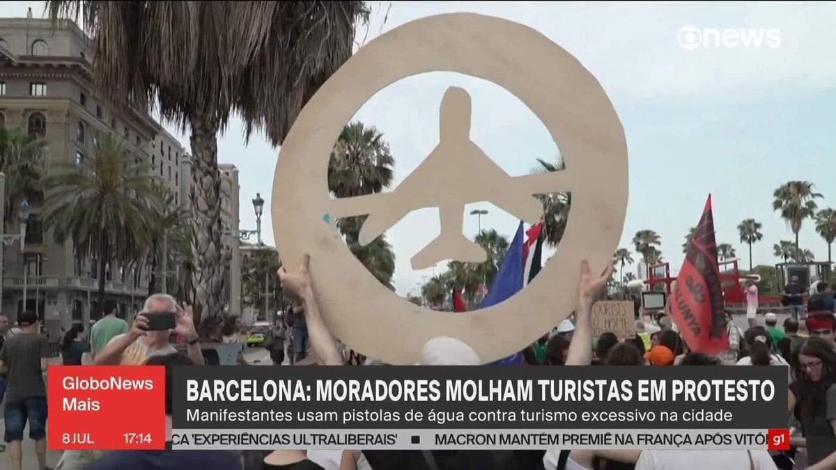 'Faria isso em casa?': por que turistas se comportam tão mal nas férias