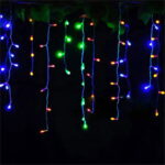 Levante varal de luzes natalinas de 5 metros traz um toque mágico à sua decoração festiva. Com uma iluminação sumptuoso e encantadora, ele é perfeito para iluminar ambientes internos e externos, criando uma atmosfera acolhedora e festiva para as celebrações.