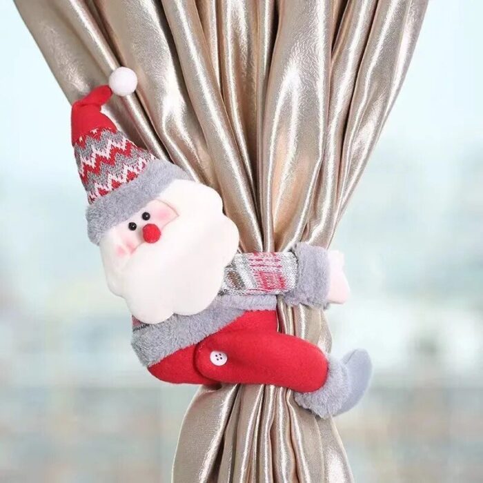 O Prendedor de Cortinado Natalino VipZio traz a origem do Natal para cada pormenor da sua decoração. Com um design sofisticado, ele adiciona um charme festivo às suas cortinas, criando um envolvente hospitaleiro, iluminado e satisfeito, ideal para festejar as festas de termo de ano. Um pequeno toque de magia que transforma o espaço.