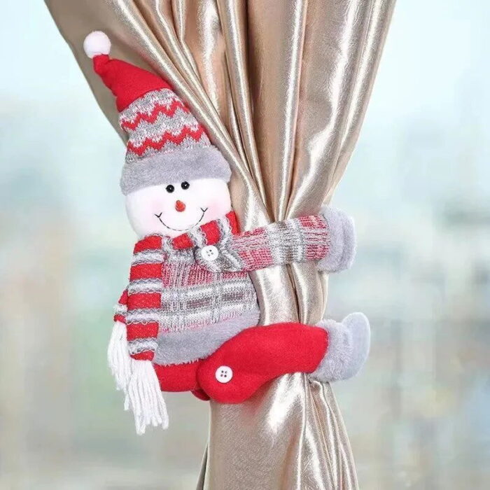 O Prendedor de Cortinado Natalino VipZio traz a origem do Natal para cada pormenor da sua decoração. Com um design sofisticado, ele adiciona um charme festivo às suas cortinas, criando um envolvente hospitaleiro, iluminado e satisfeito, ideal para festejar as festas de termo de ano. Um pequeno toque de magia que transforma o espaço.