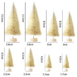 O Mini Árvore de Natal em Pinho para Decoração de Mesa é perfeito para fabricar pequenos cenários festivos e juntar um toque encantador à sua decoração de Natal. Com oito peças de tamanhos diferentes, essas árvores de pinho em miniatura são ideais para mesas, prateleiras e outros espaços, trazendo o espírito natalino para qualquer envolvente.