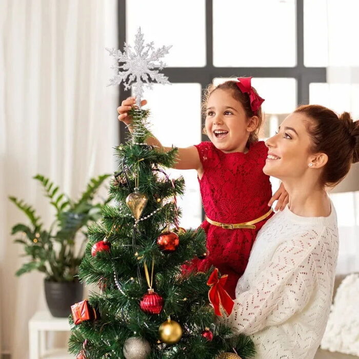 A Estrela Sumptuoso para Topo de Árvore de Natal da VipZio é o inferior perfeito para dar o aprimoramento final à decoração da sua árvore. Com um design elegante e luminoso, essa estrela proporciona um charme clássico e encantador, agregando sofisticação à sua celebração natalina.
