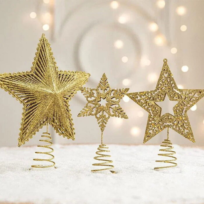 A Estrela Dourada de Ferro Luzente para Topo de Árvore de Natal é a peça ideal para dar um toque de classe e sofisticação à sua decoração natalina. Com seu remate dourado cintilante, ela traz um charme atemporal, realçando a venustidade da árvore com elegância.