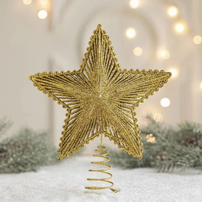 A Estrela Dourada de Ferro Luzente para Topo de Árvore de Natal é a peça ideal para dar um toque de classe e sofisticação à sua decoração natalina. Com seu remate dourado cintilante, ela traz um charme atemporal, realçando a venustidade da árvore com elegância.