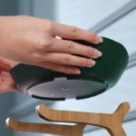 A Fruteira de Mesa Cesta de Frutas VipZio vai além de sua função prática – ela é uma peça elegante e multifuncional. Perfeita para embelezar mesas, organizar frutas frescas ou servir aperitivos com sofisticação. Com seu design em bambu, ela transforma qualquer envolvente, trazendo estabilidade entre utilidade e estilo.