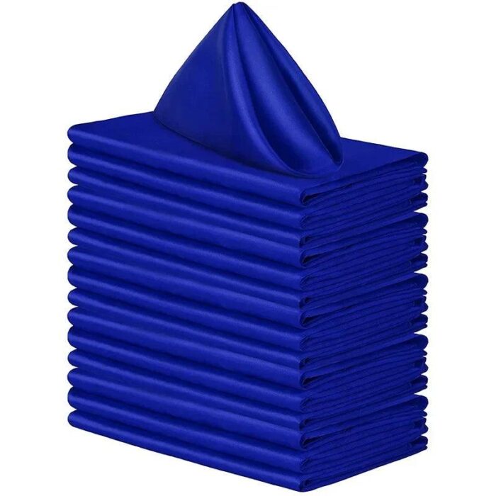 Os guardanapos de cetim da risca VipZio são a escolha perfeita para dar um toque de sofisticação e elegância à sua mesa de jantar. Com um retoque impecável, eles são confeccionados em cetim de subida qualidade, proporcionando um visual refinado e hospitaleiro para suas refeições.