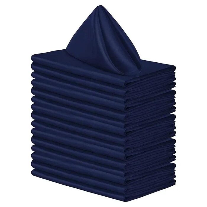 Os guardanapos de cetim da risca VipZio são a escolha perfeita para dar um toque de sofisticação e elegância à sua mesa de jantar. Com um retoque impecável, eles são confeccionados em cetim de subida qualidade, proporcionando um visual refinado e hospitaleiro para suas refeições.