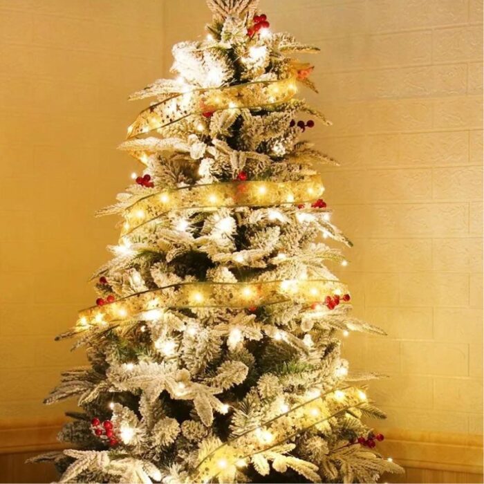 A Fita LED Decorativa Iluminada para Árvore de Natal VipZio transforma sua árvore em uma exibição cintilante e encantadora, trazendo a núcleo e o feitiço do Natal para seu lar. Deixe sua árvore radiante e crie uma atmosfera acolhedora e festiva.