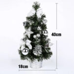 A Mini Árvore de Natal com Pinho de Agulhas e Luz LED VipZio é a escolha ideal para espalhar a magia do Natal em qualquer envolvente da sua morada. Compacta e repleta de enfeites encantadores, esta árvore sintético pré-iluminada traz um toque de cintilação e sofisticação, seja uma vez que decoração de mesa ou suspensa.