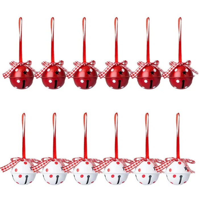 Os Pingentes de Metal com Sinos e Flocos de Neve para Árvore de Natal VipZio são a escolha ideal para trazer um charme clássico e festivo à sua decoração natalina. Com um design encantador que combina sinos e flocos de neve, esses pingentes metálicos criam um visual elegante e sofisticado, perfeitos para enfeitar sua árvore de Natal ou outros espaços da sua casa.