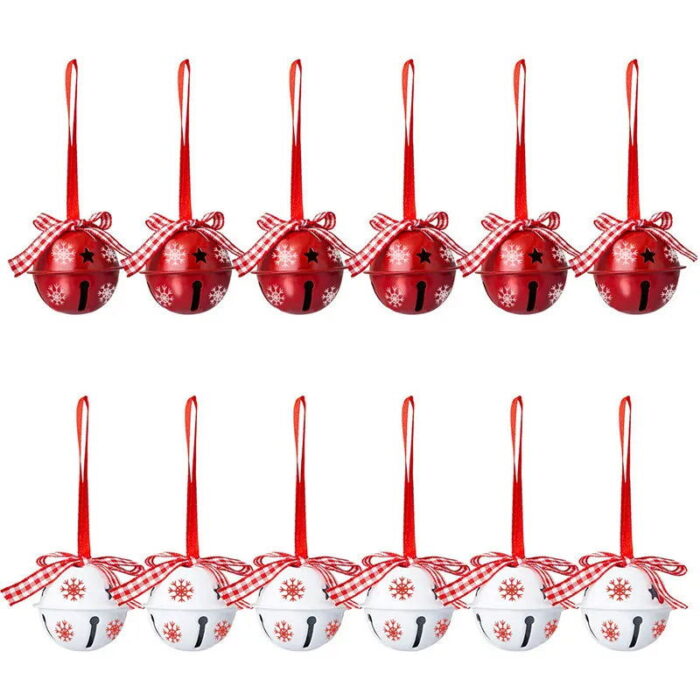 Os Pingentes de Metal com Sinos e Flocos de Neve para Árvore de Natal VipZio são a escolha ideal para trazer um charme clássico e festivo à sua decoração natalina. Com um design encantador que combina sinos e flocos de neve, esses pingentes metálicos criam um visual elegante e sofisticado, perfeitos para enfeitar sua árvore de Natal ou outros espaços da sua casa.