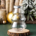 O Pote de Natal com Formato de Árvore e Boneco de Neve VipZio é perfeito para dar um charme próprio às suas comemorações de termo de ano. Com um design criativo e funcional, esse pote é ideal para armazenar bebidas, tornando o momento ainda mais recreativo e temático. Perfeito para sucos, milkshakes, chuva e muito mais