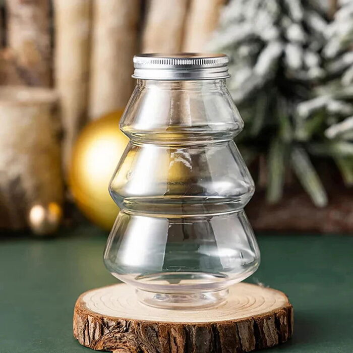 O Pote de Natal com Formato de Árvore e Boneco de Neve VipZio é perfeito para dar um charme próprio às suas comemorações de termo de ano. Com um design criativo e funcional, esse pote é ideal para armazenar bebidas, tornando o momento ainda mais recreativo e temático. Perfeito para sucos, milkshakes, chuva e muito mais